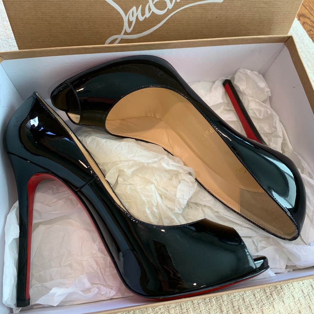 NWB Christian Louboutin Flo 120 Heels